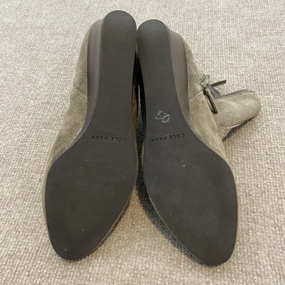 Cole Haan Booties Womens Size‎ 8 Beige Suede Ankle Wedge Zip Tassel Stacked Heel
